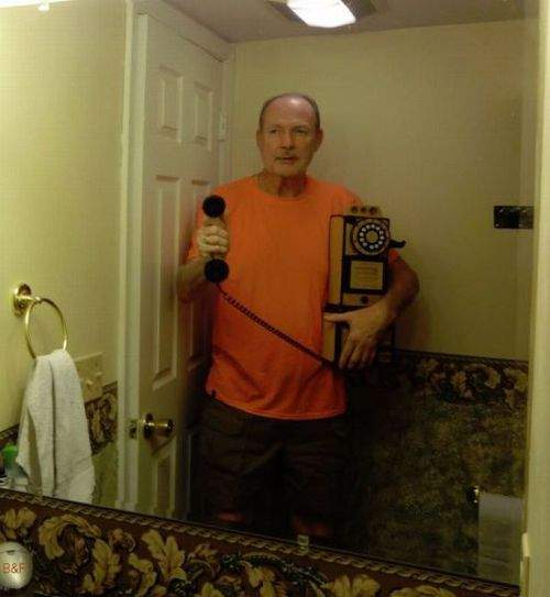 Old man, old phone - Selfie in the bathroom!