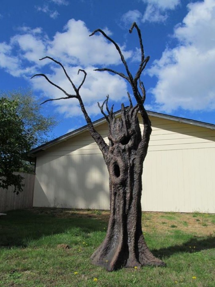 Tree prepared for Halloween